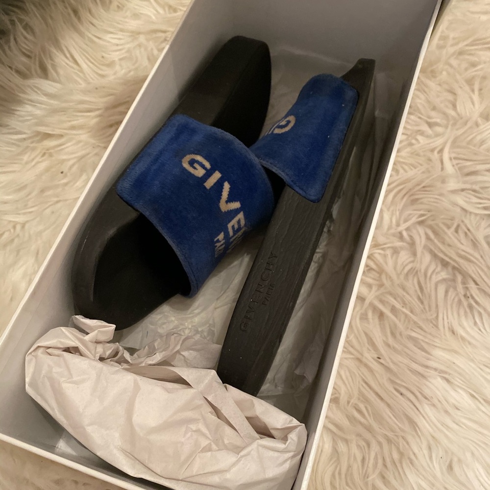 Givenchy Slides - Picture 2 of 3